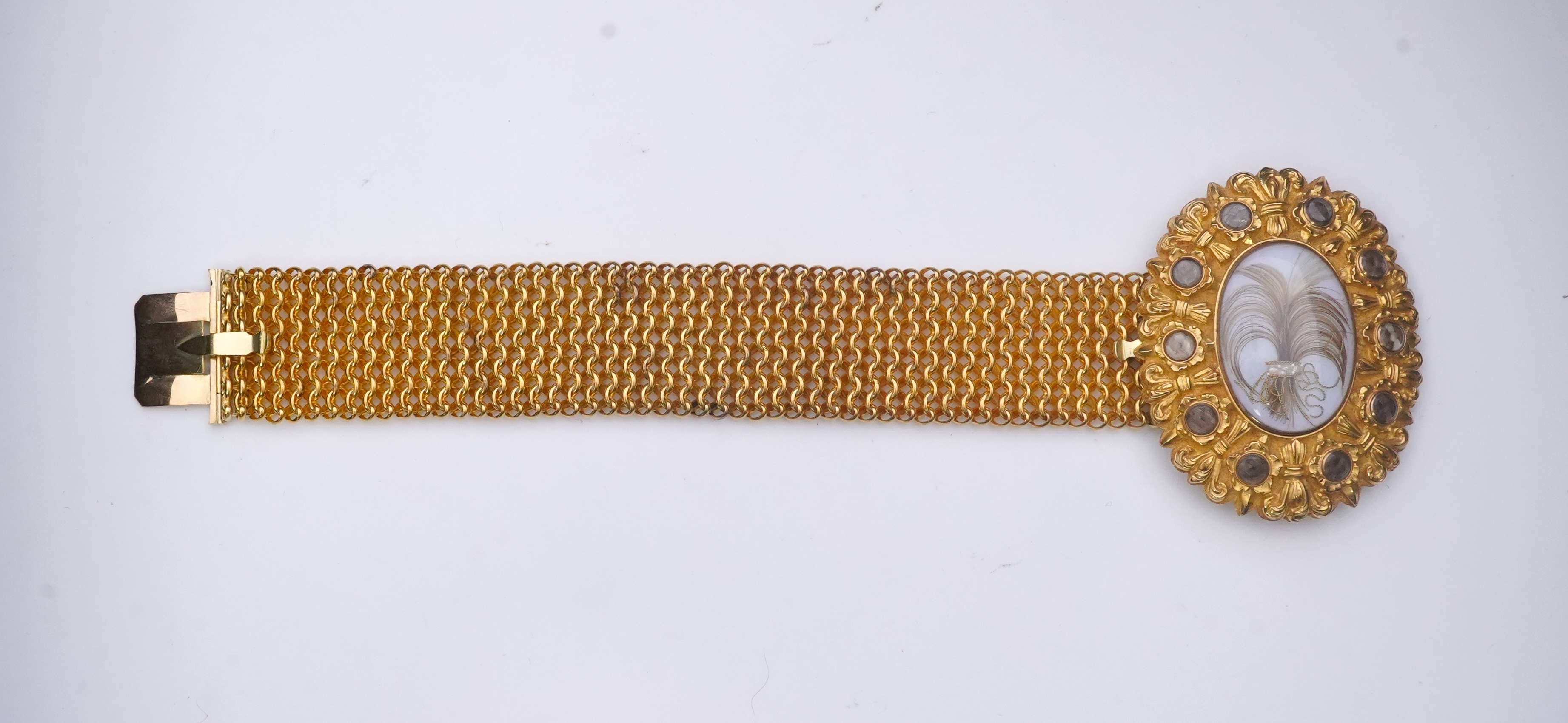 A fine sentimental Georgian gold and hairwork bracelet, 1820s